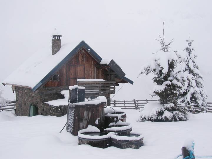 Les chalets des Balais au dessus des Verneys 